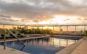Ibis Styles Belem Hangar