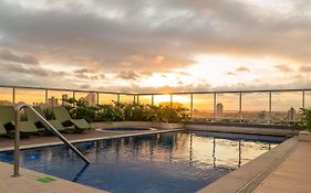 Ibis Styles Belém Hangar - Piscina no rooftop e a 5 minutos do Hangar Convenções